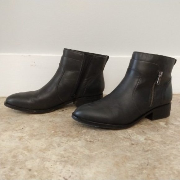Like-New Crown Vintage Leather Boots